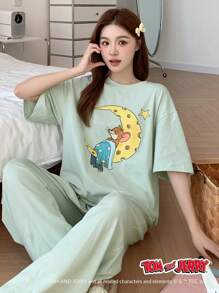 DAZY TOM AND JERRY X DAZY Conjunto de pijama de 2 piezas con parte superior de camiseta suelta estampada con dibujos animados y pantalón de pijama relajado con logo de letra estampado