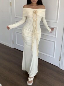 DAZY 3D Blumen Dekor Off-Shoulder Plissee Design Slim Fit Damen Nachtwäsche Pyjama