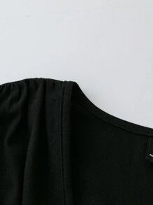 SHEIN Clasi Damen Mode Lässig Sexy 2-teiliges Set: Tiefer V-Ausschnitt Geraffter Schultersplitt Figurbetont Bodysuit & Maxirock mit Bindeband Fischschwanz, Schwarzes geripptes Strickmaterial, Frühling/Sommer