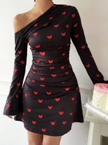SHEIN Essnce 女士情人节红色爱心印花爱心印花不对称褶皱领口时尚迷你连衣裙，适合 2025 年夏季/春季新款 - 紅色和黑色 - 查看 6