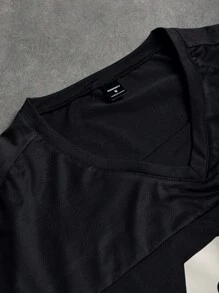 Manfinity Sport Corelite Men's Round Neck Short Sleeve Pleated Printed Casual Sports T-Shirt, Minimalist Design - Black - View 5