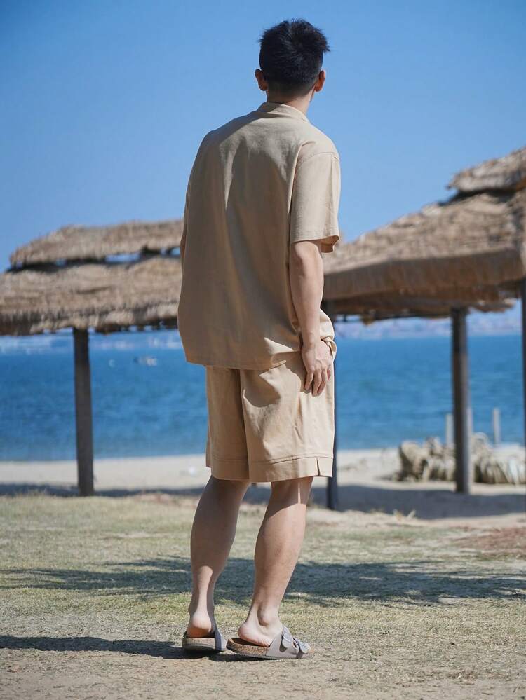 Solid Color Summer Vacation Style Men's Shirt Set