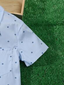 Young Boy New Spring/Summer Casual Cartoon Print Button Down Short Sleeve Shirt, Fits Ages 4-7 - Blue - View 4