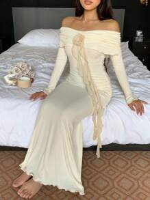 DAZY 3D Blumen Dekor Off-Shoulder Plissee Design Slim Fit Damen Nachtwäsche Pyjama