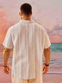 EASEVO Plus Size Men's Loose Casual Vertical Striped Woven Short Sleeve Shirt