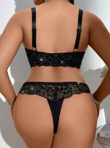 2pcs Plus Size Lace Floral Contrast Trim Underwire Padded Bra Set