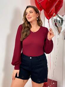 SHEIN Essnce Conjunto de atuendo de mujer talla grande para primavera y verano, apropiado para el Día de San Valentín, cumpleaños, fiestas, vacaciones de Mardi Gras y uso diario. Elegante body con mangas de gasa transparente en color rojo