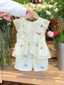 SHEIN LMoss Kids LMoss 2 件装女婴碎花编织衬衫和短裤套装 - 杏色 - 查看 1