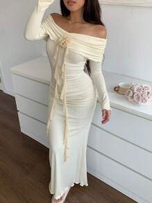 DAZY 3D Blumen Dekor Off-Shoulder Plissee Design Slim Fit Damen Nachtwäsche Pyjama