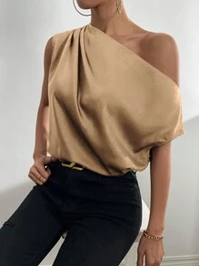 Chiquease 纯色不对称领口褶饰缎面衬衫单肩上衣 - 卡其色 - 查看 6