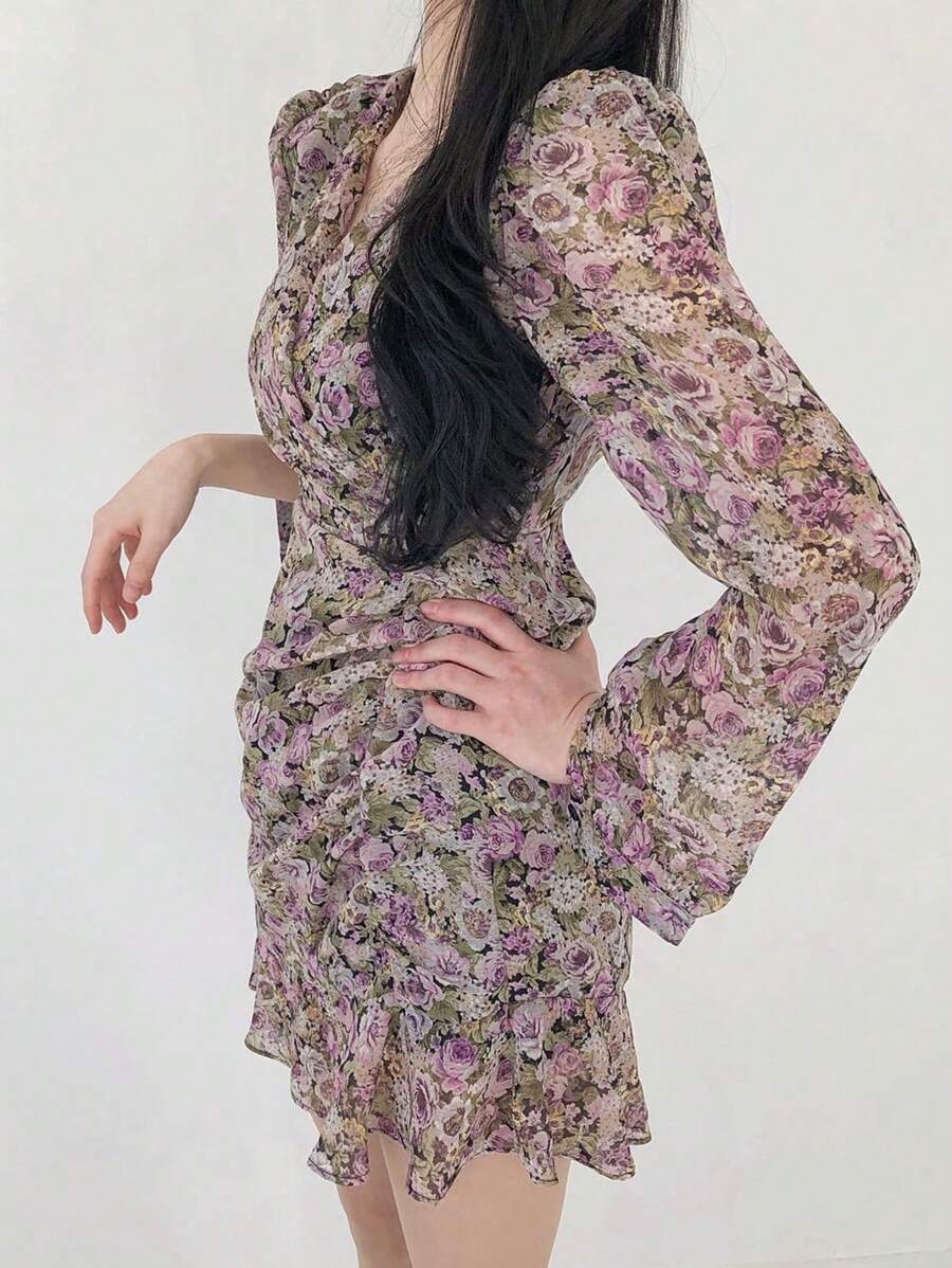 DAZY 女士V领优雅碎花长袖短款连衣裙，荷叶边，秋季度假装扮 - 紫色 - 查看 1