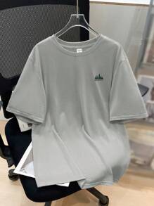 SHEIN Camiseta de manga corta y cuello redondo con estampado de paisaje de montaña y bosque inglés para adolescentes varones de uso casual