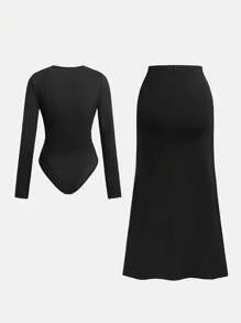 SHEIN Clasi Damen Mode Lässig Sexy 2-teiliges Set: Tiefer V-Ausschnitt Geraffter Schultersplitt Figurbetont Bodysuit & Maxirock mit Bindeband Fischschwanz, Schwarzes geripptes Strickmaterial, Frühling/Sommer