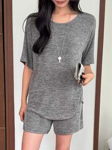 DAZY Set de 2 piezas de camiseta de manga corta y pantalones cortos casuales para mujer para uso informal, primavera/verano