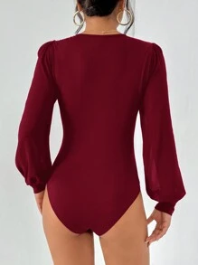SHEIN Essnce Conjunto de atuendo de mujer talla grande para primavera y verano, apropiado para el Día de San Valentín, cumpleaños, fiestas, vacaciones de Mardi Gras y uso diario. Elegante body con mangas de gasa transparente en color rojo