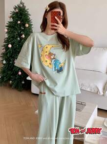 DAZY TOM AND JERRY X DAZY Conjunto de pijama de 2 piezas con parte superior de camiseta suelta estampada con dibujos animados y pantalón de pijama relajado con logo de letra estampado
