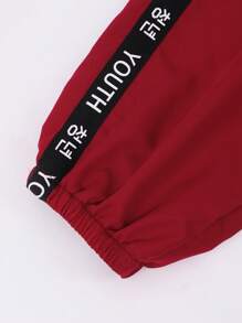 Teen Girl Letter Print Black Tee & Red Cargo Pants 2 Pieces Set