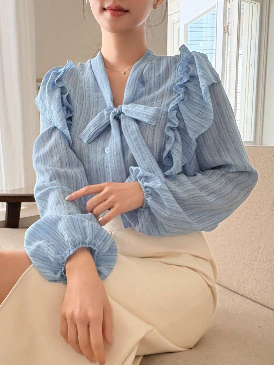 DAZY Bluzka damska w paski z dekoltem w serek i falbanką, jesienna odzież damska z długim rękawem