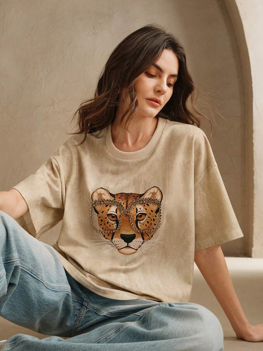 Anewsta Women's Modern Retro Sand-Washed Leopard Head Nail Diamond Round Neck Loose Short-Sleeved T-Shirt - Apricot - View 1