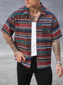 Manfinity Homme 男士短袖数码几何图案单排扣休闲衬衫 - 彩色 - 查看 6