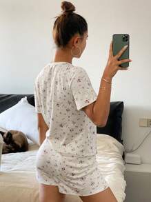 Livesso Dames pyjamaset met bloemenprint, ronde hals, korte mouwen en korte broek