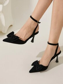 CUCCOO CHICEST 女士黑色蝴蝶结尖头扣带细高跟凉鞋 - 黑色 - 查看 1