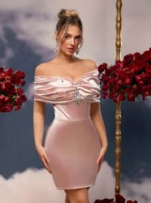 SHEIN Belle Elegancki, romantyczny, różowy, satynowy, elastyczny, odsłaniający ramiona, marszczony, zdobiony kryształkami, dopasowany w talii, dopasowany krój, krótki fason, skromny ubiór Strój damski/festiwalowy/koncertowy Strój damski/karnawałowy Strój festiwalowy/karnawałowy/wiosna/lato, sukienka na randkę/urodziny/imprezę koktajlową, sukienka dla gościa weselnego