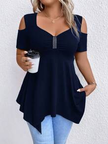 大尺碼肩部鏤空不對稱下擺 T 卹