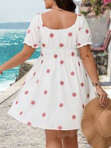 SHEIN VCAY Große Größen weißes besticktes Kleid mit quadratischem Ausschnitt, Puffärmeln und geraffter Taille, Alinien-Minirock, romantisches Urlaubsparty-Kleid, Sommeroutfit für Damen, Strand, Sommerkleidung für Damen, St. Patricks Day Outfit, Frühlingsoutfit für Damen, romantische Kleider, Brautgastkleid für Damen, Sommerkleid