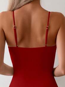 Swim Chiccia 1 件纯色镂空金属装饰连体泳衣，适合夏季海滩度假