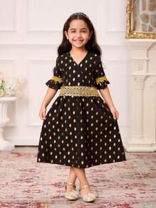 SHEIN 年轻女孩贵族风格可爱 V 领黑色和金色波尔卡圆点蕾丝中袖收腰金色下摆连衣裙，日常穿着兄弟姐妹装搭配服装（3 件单独出售） - 彩色 - 查看 3