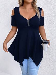 大尺碼肩部鏤空不對稱下擺 T 卹