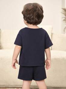 SHEIN 2pcs/Set Baby Boys Casual Traditional Pattern Round Neck Short Sleeve Top & Pants & Hat Set, Suitable For Spring/Summer Home, Outing, Party Wear - Royal Blue - View 2