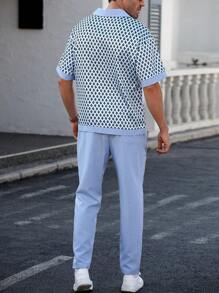 Manfinity CasualCool Ensemble chemise à manches courtes et pantalon imprimé géométrique décontracté pour hommes