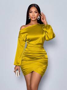 SOLERSUN Vestido corto de satén ajustado para fiesta con cuello asimétrico, manga farol de manga larga y plisado en color verde, ropa elegante para mujer en temporada de invierno y fiestas - Mostaza Amarilla - Ver 6