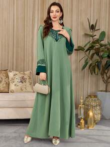 Al Najma Vestido árabe de manga larga con capucha, con bordado floral y contraste de color, modesto - Verde - Ver 4