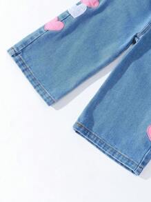 SHEIN 女婴时尚牛仔直筒裤，带心形刺绣缝线 - 淺色水洗藍 - 查看 7