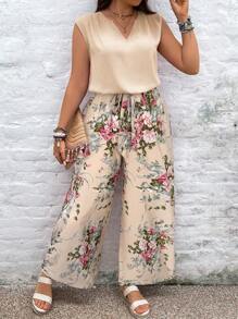 SHEIN VCAY Boho Zwei-Teiler Set in Große Größen: Einfarbige V-Ausschnitt Bluse & Blumenprint Hose, Urlaubsoutfit, für den Sommer