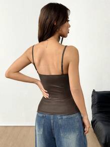 Chiquease Canottiera sexy minimalista in pelle PU ad alta elasticità, colore rosso angola, top con bretelle da ragazza sexy