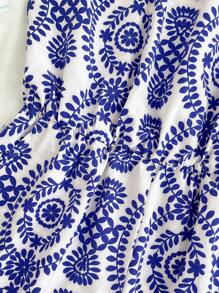 SHEIN Bộ đồ liền thân hở lưng in họa tiết hình học màu xanh và trắng cho bé gái tuổi teen, phù hợp cho phong cách đi nghỉ - Xanh và trắng - Xem 6