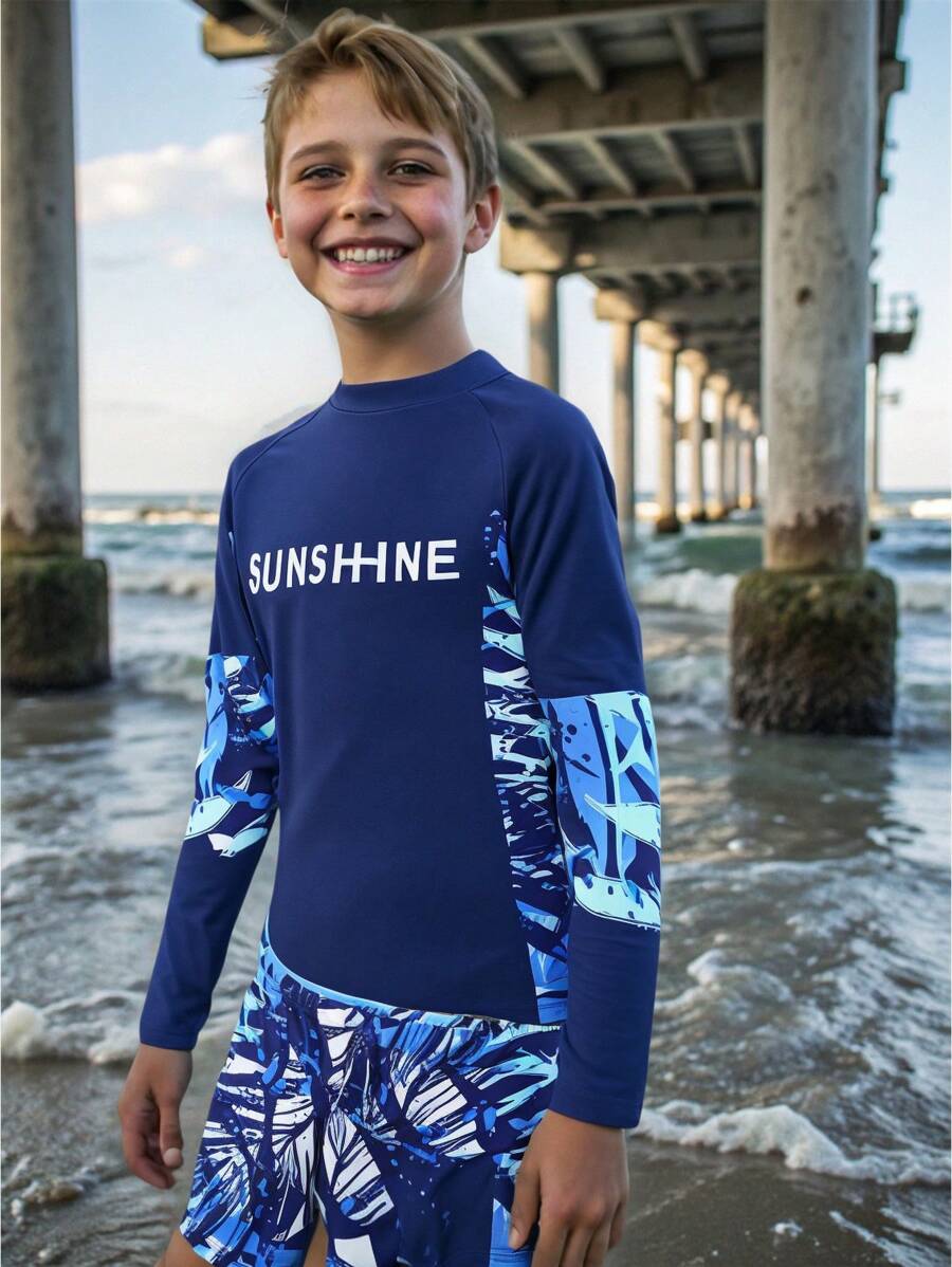 SHEIN Leap Crew 2 件 Tween Boy 度假休闲运动时尚百搭柔软舒适几何字母印花长袖 T 恤和紧身短裤泳衣套装,适合秋季、春季、夏季,适合日常穿着、户外玩耍、学校、街头摄影、派对、居家休闲、游泳、海滩 - 彩色 - 查看 1