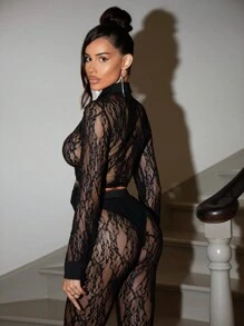 Zolique Fashionable Sexy Sheer Lace Fitted Cropped Blouse