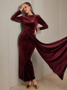 Modelyn Women's Elegant Floor-Length Solid Color Long Sleeve Dress With Flowing Detailing