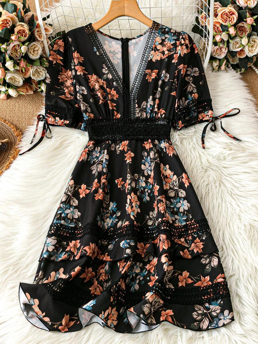 SHEIN Clasi Women's Lace Patchwork Short Sleeve Floral Print Minimalist Casual Dress, Everyday Wear - Black - View 1