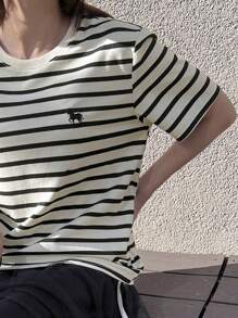 FRIFUL 女士条纹休闲圆领短袖刺绣图案 T 恤，夏季装 - 黑與白 - 查看 1