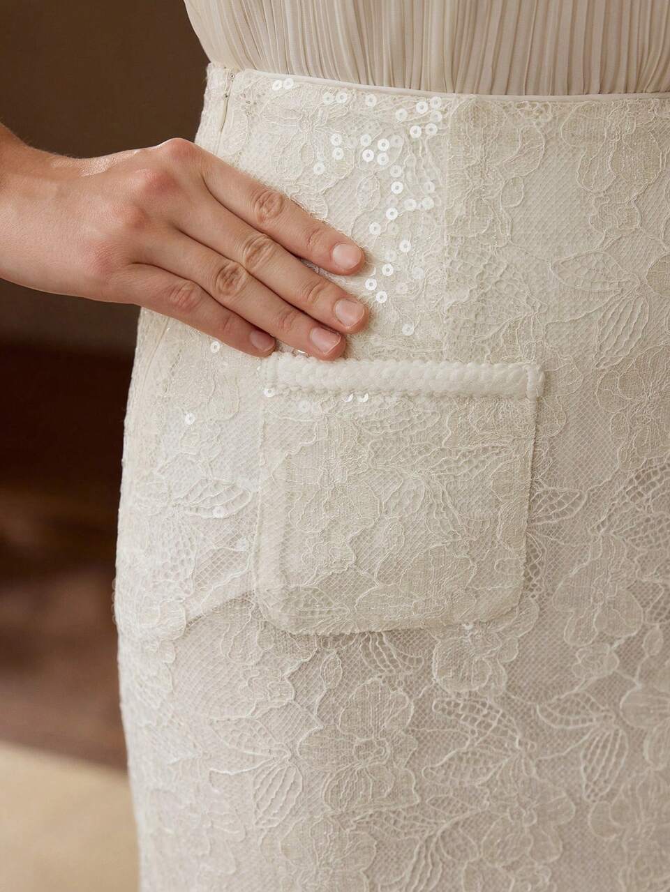 SEQUIN LACE BODYCON SKIRT