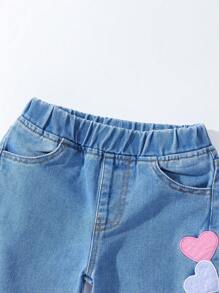SHEIN 女婴时尚牛仔直筒裤，带心形刺绣缝线 - 淺色水洗藍 - 查看 3