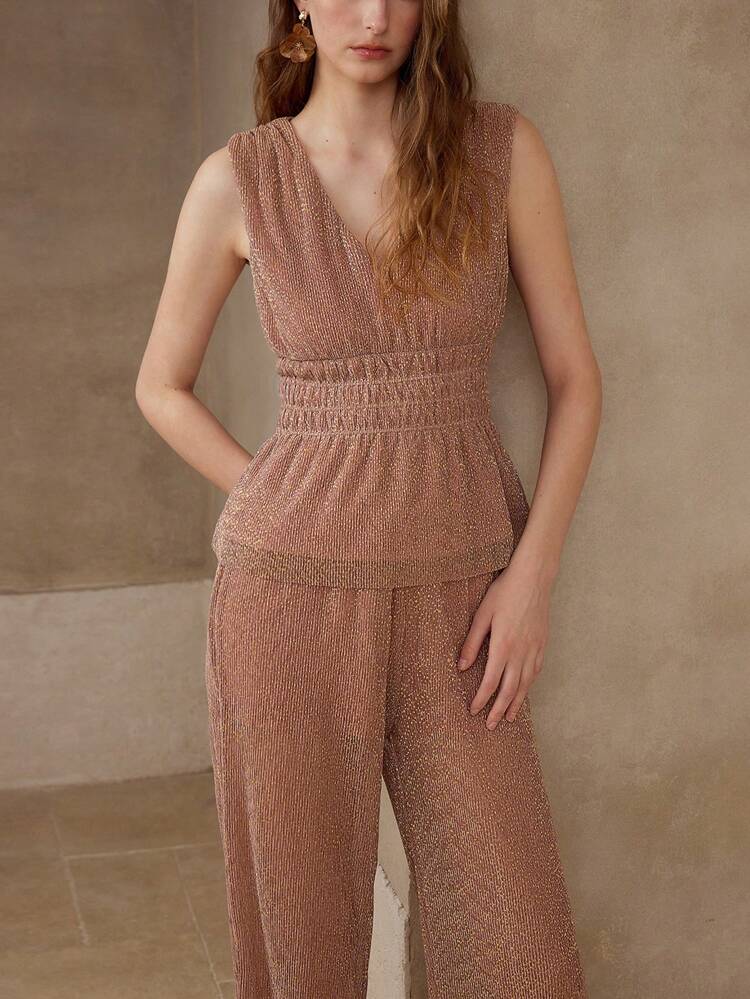 V NECK RUFFLE HEM TOP