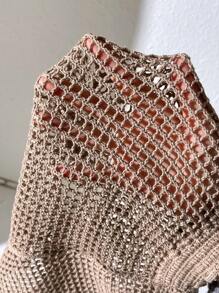 SHEIN Swim Conjunto de 2 piezas para mujer de top de punto con tirantes cruzados en la espalda y shorts de playa para vacaciones de primavera y verano, con pantalones de malla transparente con decoración de flores de ganchillo como cubierta de traje de baño
