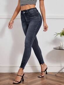 SHEIN Essnce Pantalones vaqueros casuales y versátiles ajustados con bolsillos para mujer